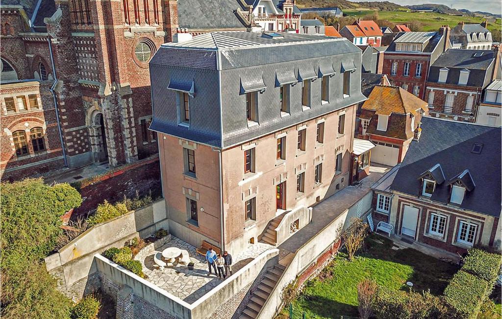 Amazing Home In Mers-les-bains With 4 Bedrooms And Wifi