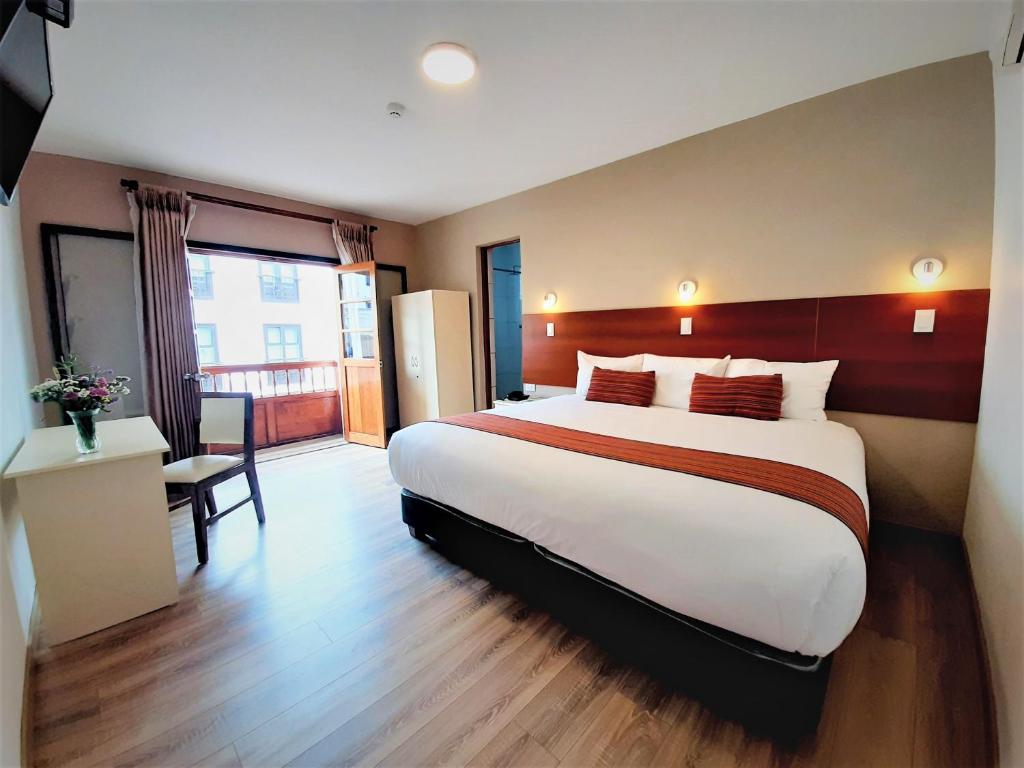Hotel San Pedro Plaza - Tap to explore photos