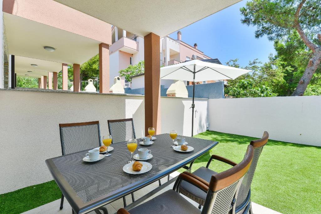 Cascada villas with private jacuzzi and private parking photo 3