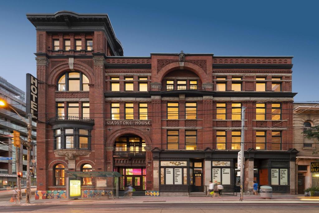 Gladstone House photo 1