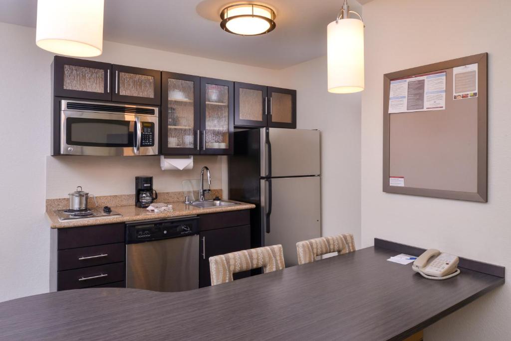 Candlewood Suites - Plano North, an IHG Hotel photo 3