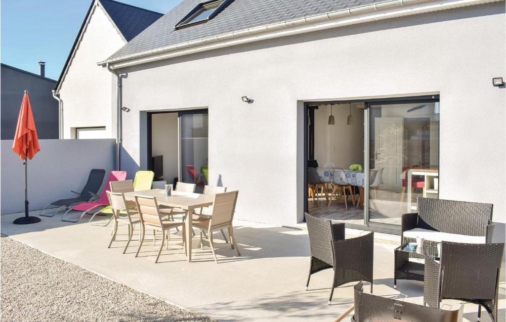 Beautiful Home In Saint-germain-sur-ay With 3 Bedrooms And Wifi photo 1