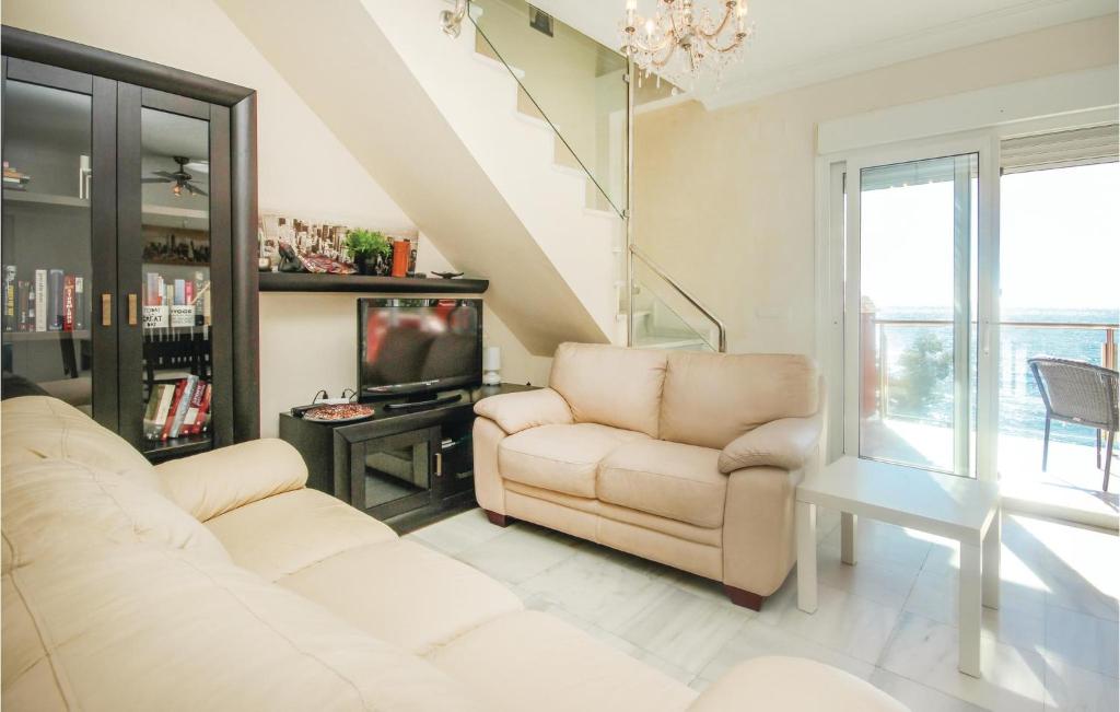 Stunning Apartment In Estepona With 2 Bedrooms And Wifi photo 2