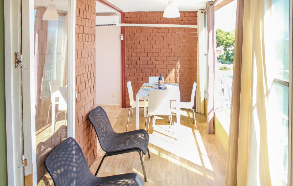 Awesome Apartment In Alicante With 2 Bedrooms And Wifi