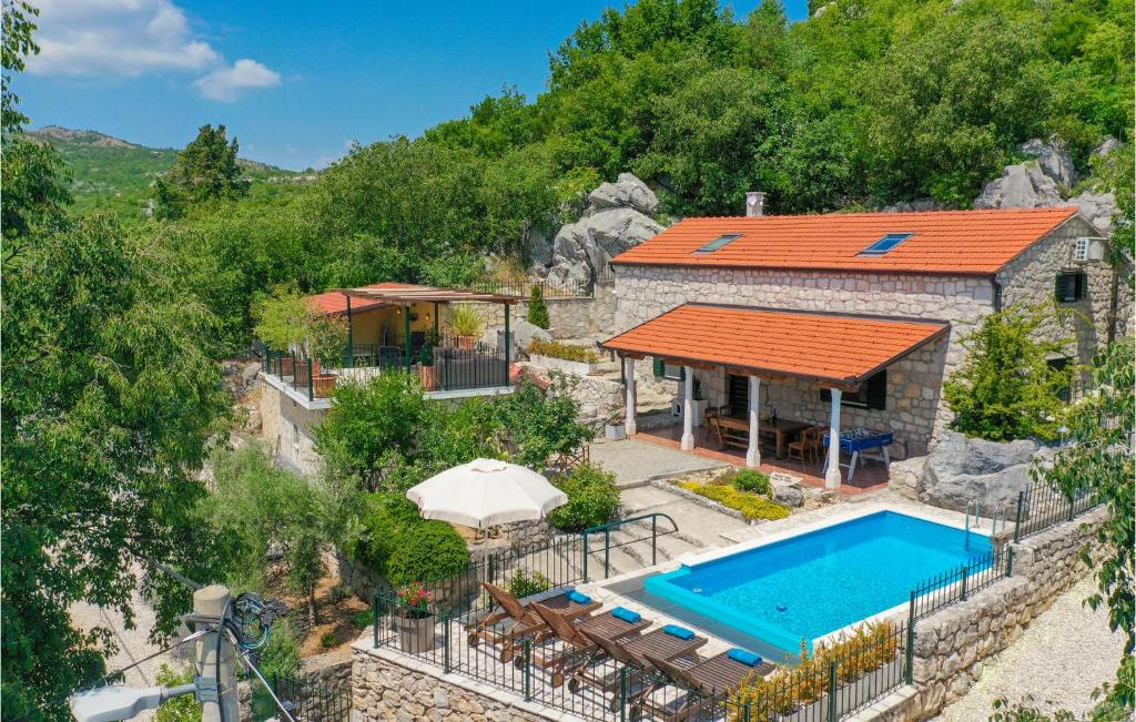 Nice Home In Orah With 2 Bedrooms, Wifi And Outdoor Swimming Pool