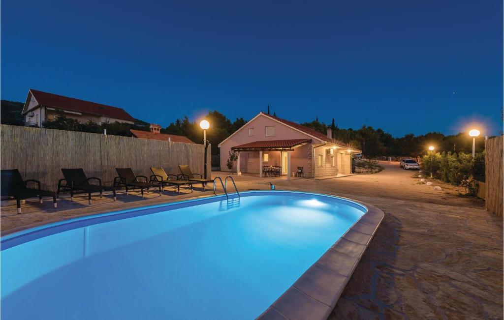 Amazing Home In Dubrava With 3 Bedrooms, Wifi And Outdoor Swimming Pool photo 1