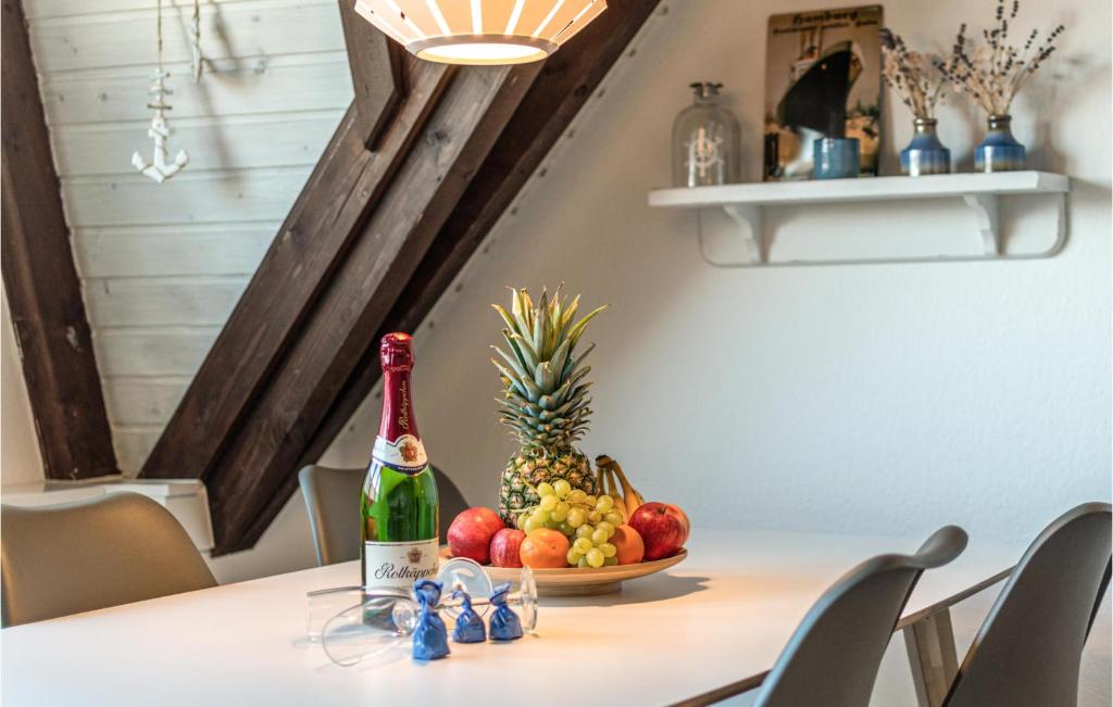 Beautiful Apartment In Friedrichskoog-spitze With Wifi And 2 Bedrooms photo 4