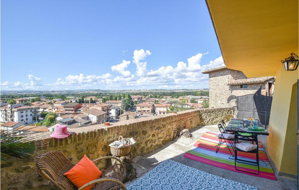 Beautiful Apartment In Deruta With 2 Bedrooms And Wifi