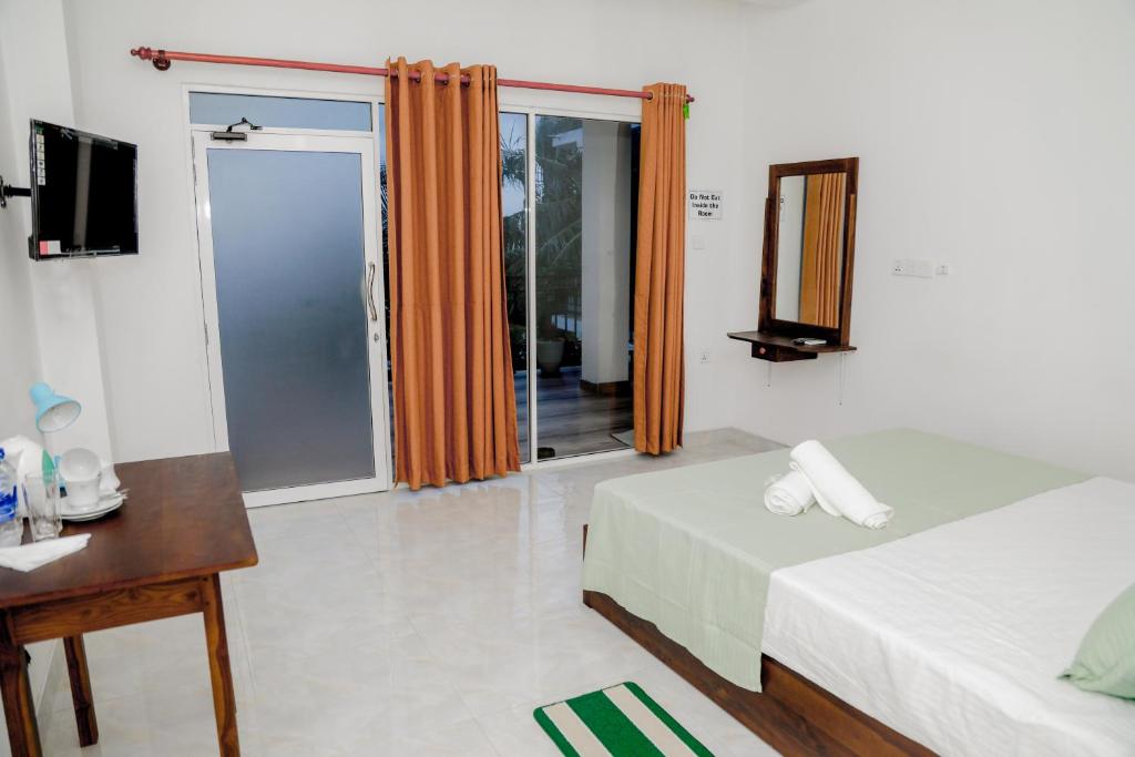 Araliya Lagoon Park Resort photo 2