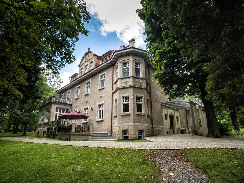 Hotel Dębowy Biowellness & SPA Góry Sowie photo 1