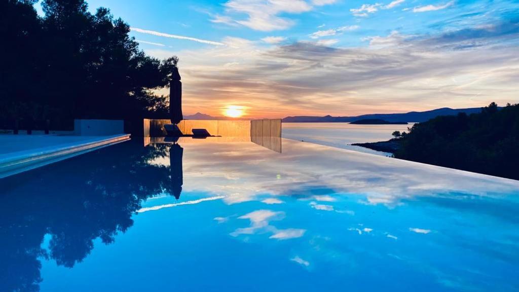 HOLIDAY HVAR lux photo 3