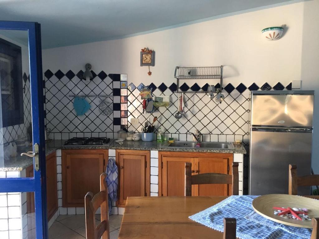 Villa Vera trifamigliare con ingresso diretto 20 mt al mare clima wi-fi bbq photo 4