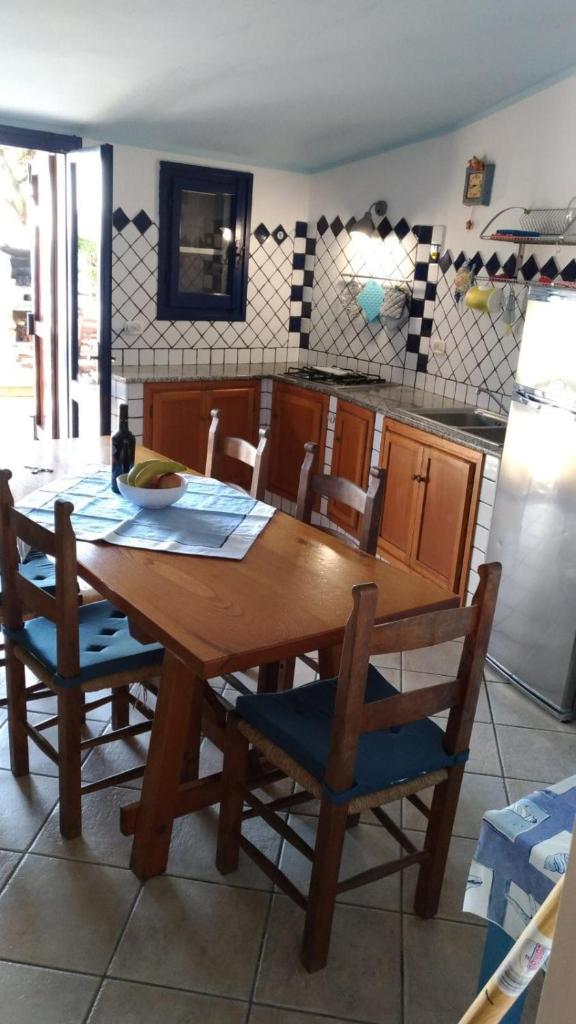 Villa Vera trifamigliare con ingresso diretto 20 mt al mare clima wi-fi bbq photo 3