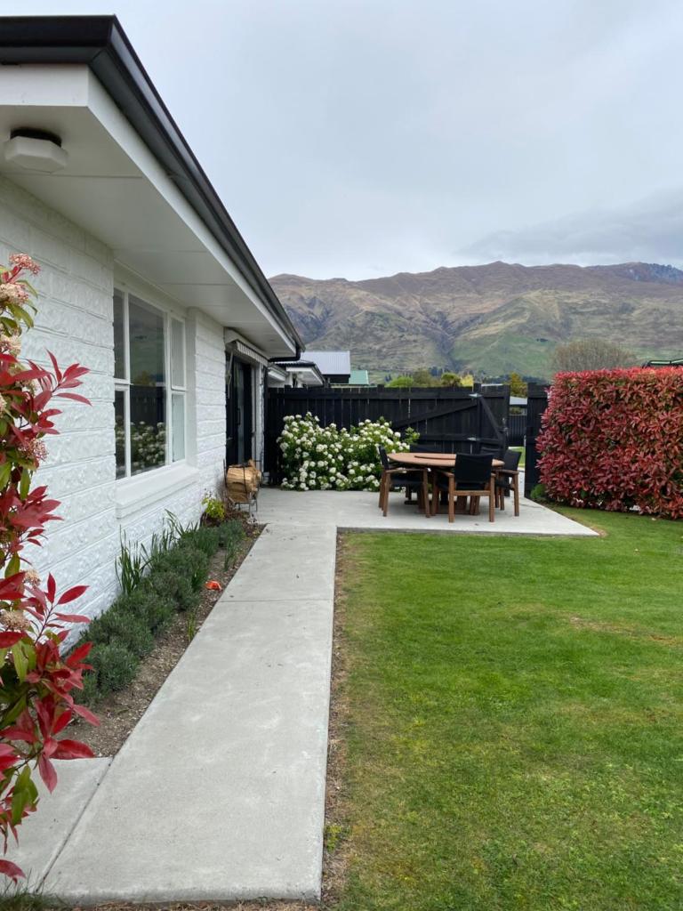 1 - Delightfully fresh, private home close to town photo 4