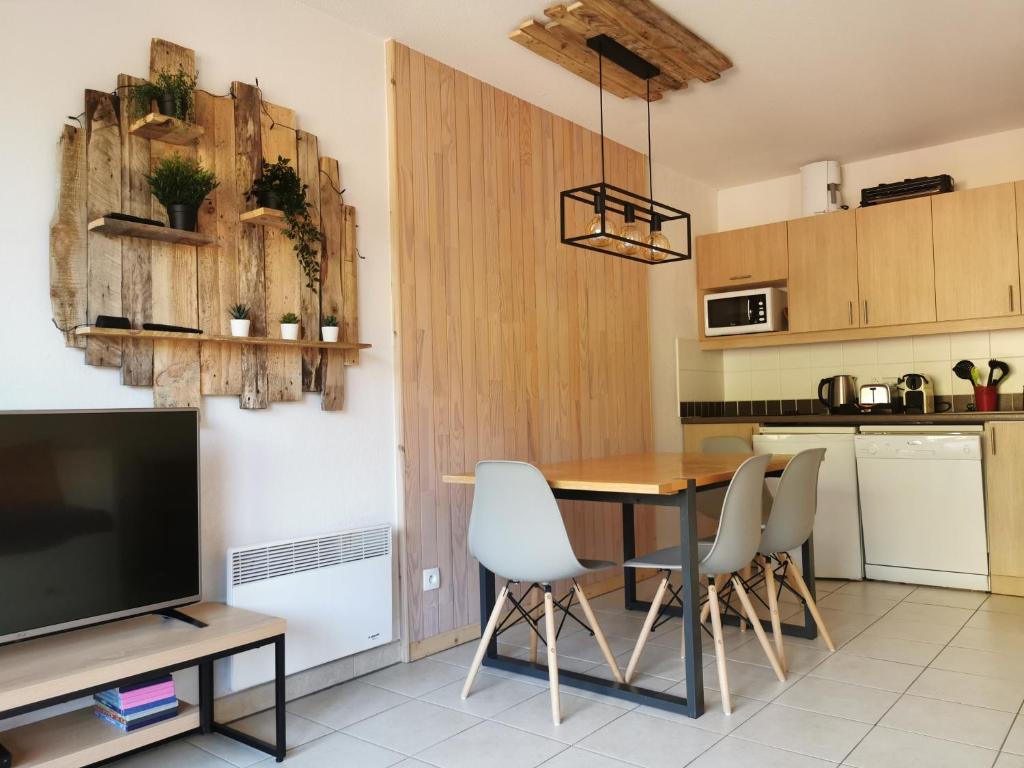 Appartement 4 personnes Les Orres 1800 au pied des pistes photo 2