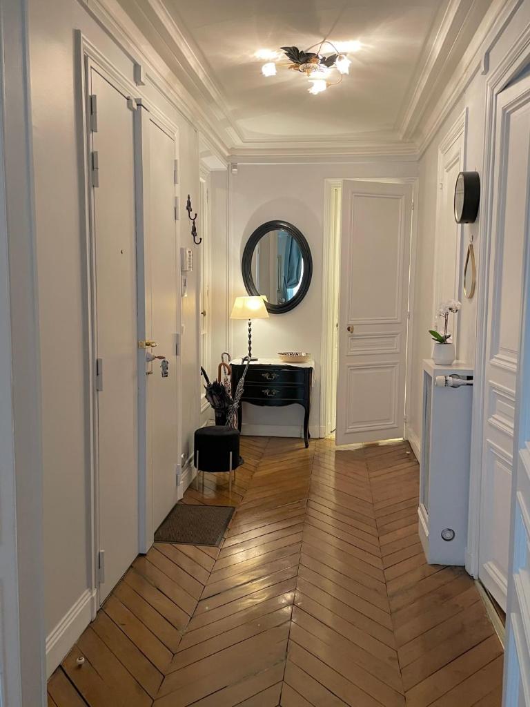 Two-Bedroom Apartment Champs-Elysées photo 2