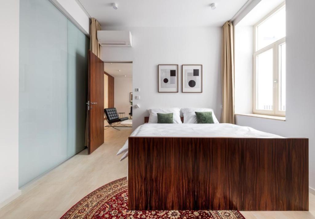 Сьюит (Люкс), Apartmánový dům U Tomana