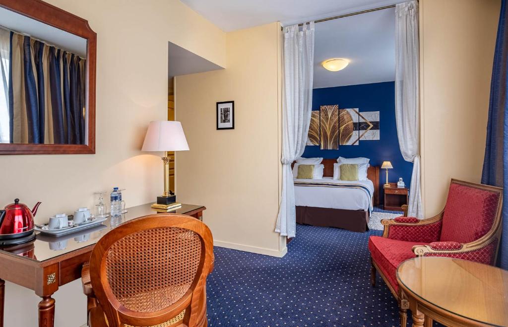 Сьюит (Люкс с кроватью размера «king-size» и балконом), Best Western Amiral Hotel