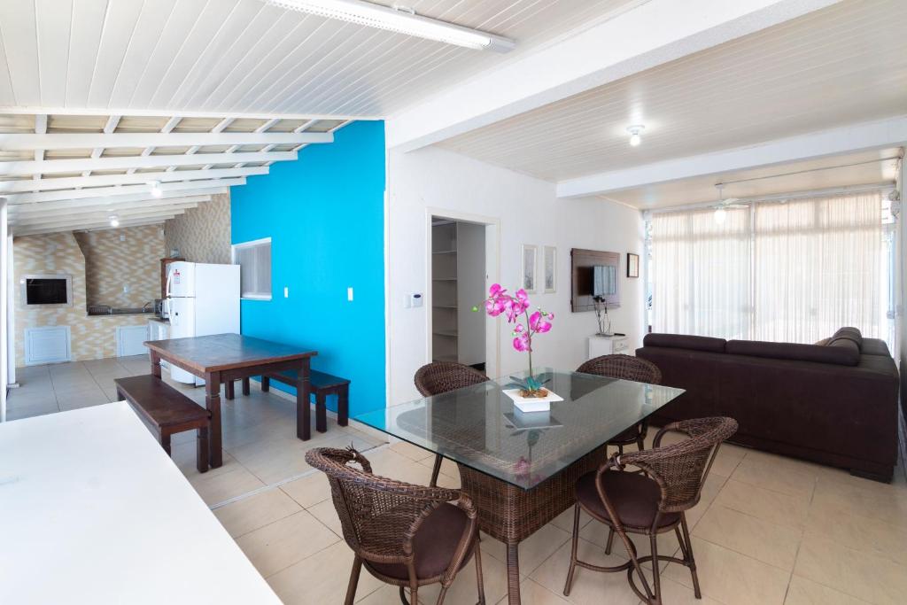 CASA COM PISCINA EM MORRINHOS - RUA HORTÊNCIA photo 2