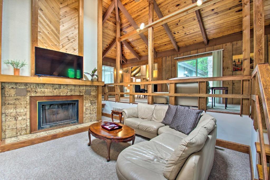 Vintage Massanutten Resort Villa with Deck! photo 2
