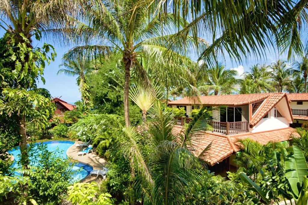 4 bedrooms house at Tambon Mae Nam 30 m away from the beach with shared pool furnished garden and wifi photo 1