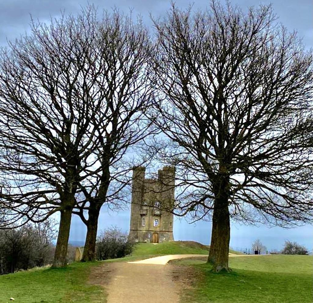 Vine Cottage - Tap to explore photos