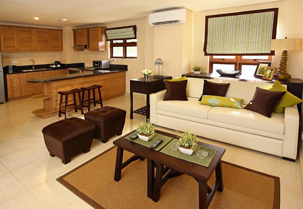 Crosswinds Resort Suites - Tap to explore photos