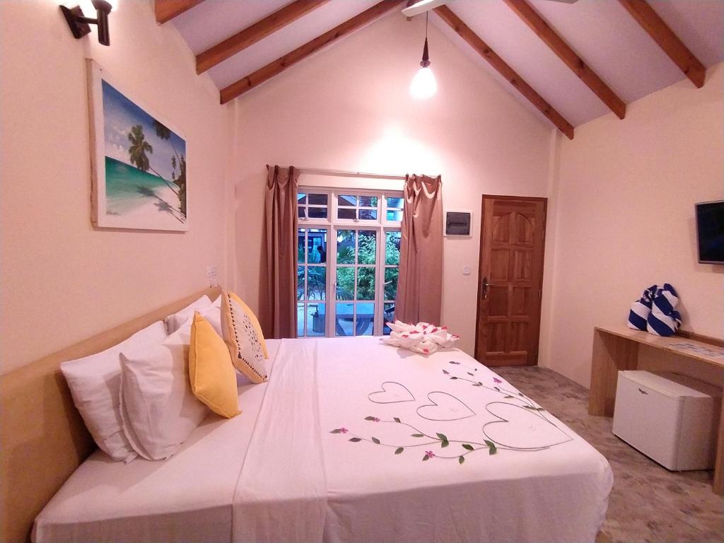 Manta Stay Thoddoo, Maldives photo 3