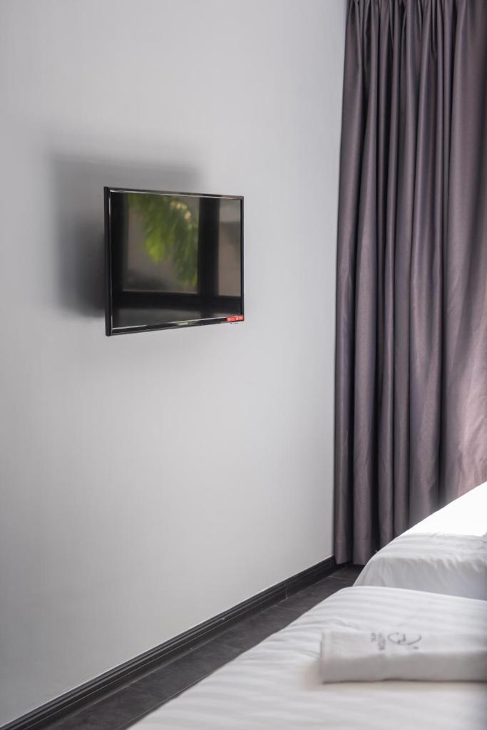 Chariton Hotel Bagan photo 4
