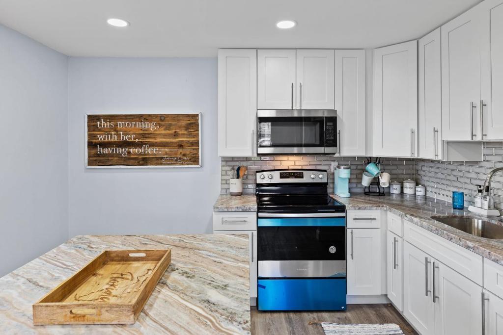 Gorgeous Residence on Buttonwood Lane with Bikes photo 1