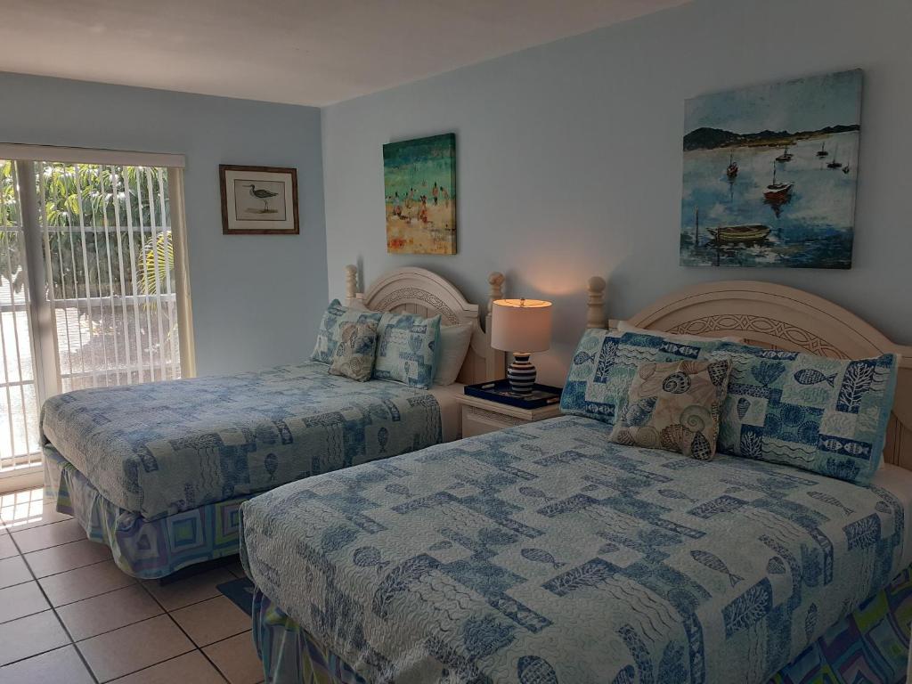 Turtle Crawl Inn - Longboat Key photo 2
