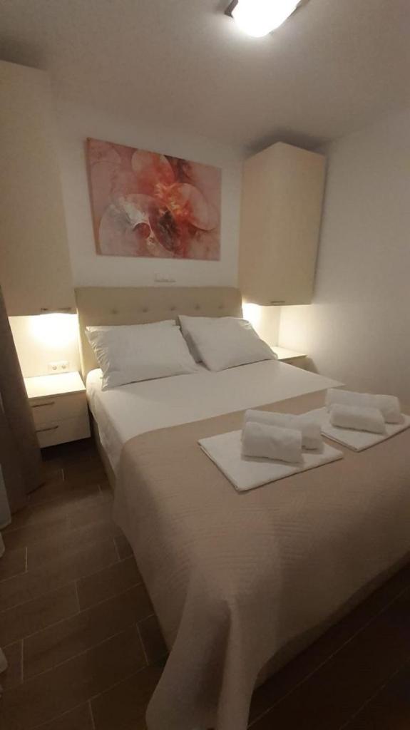 Apartments Sunny Hvar - with pool; photo 3