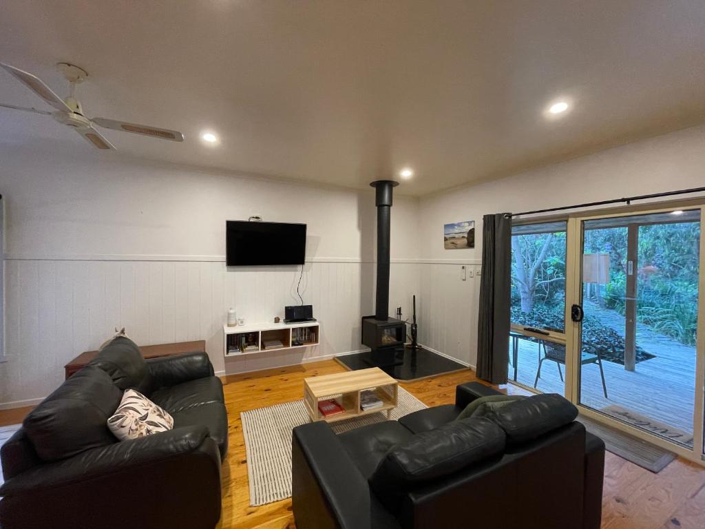 Tindoona Cottages - Tap to explore photos