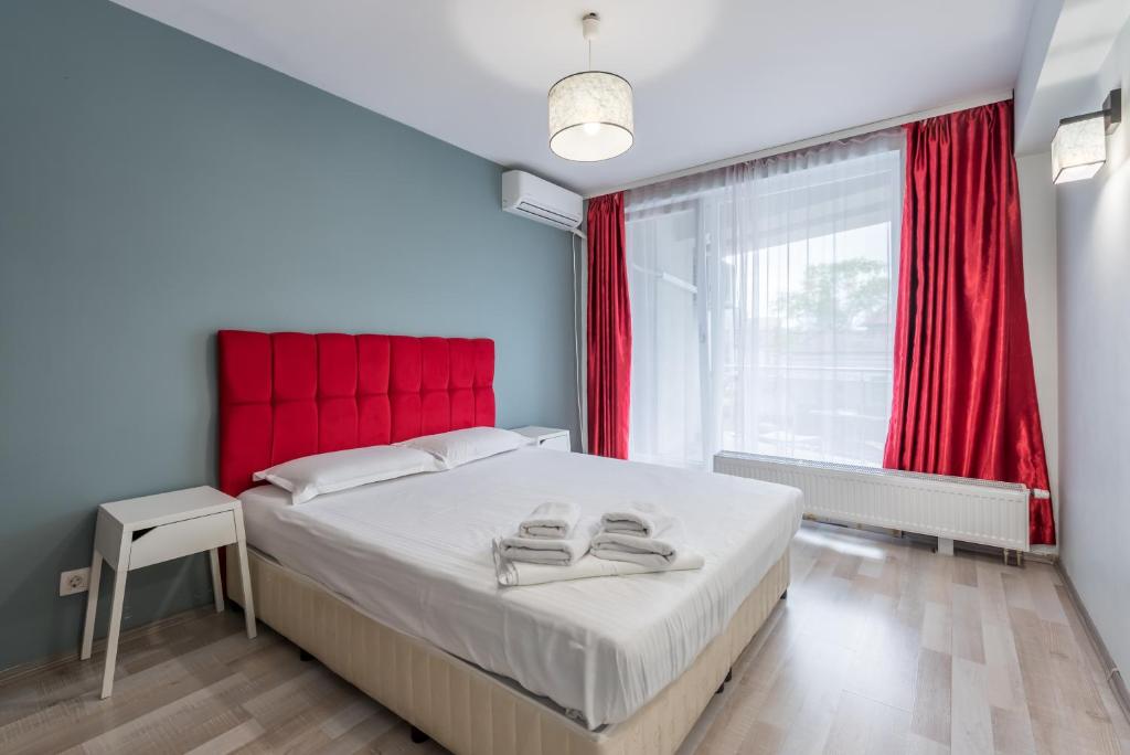 Апартаменты (Апартаменты Делюкс с 3 спальнями), Downtown Accommodation