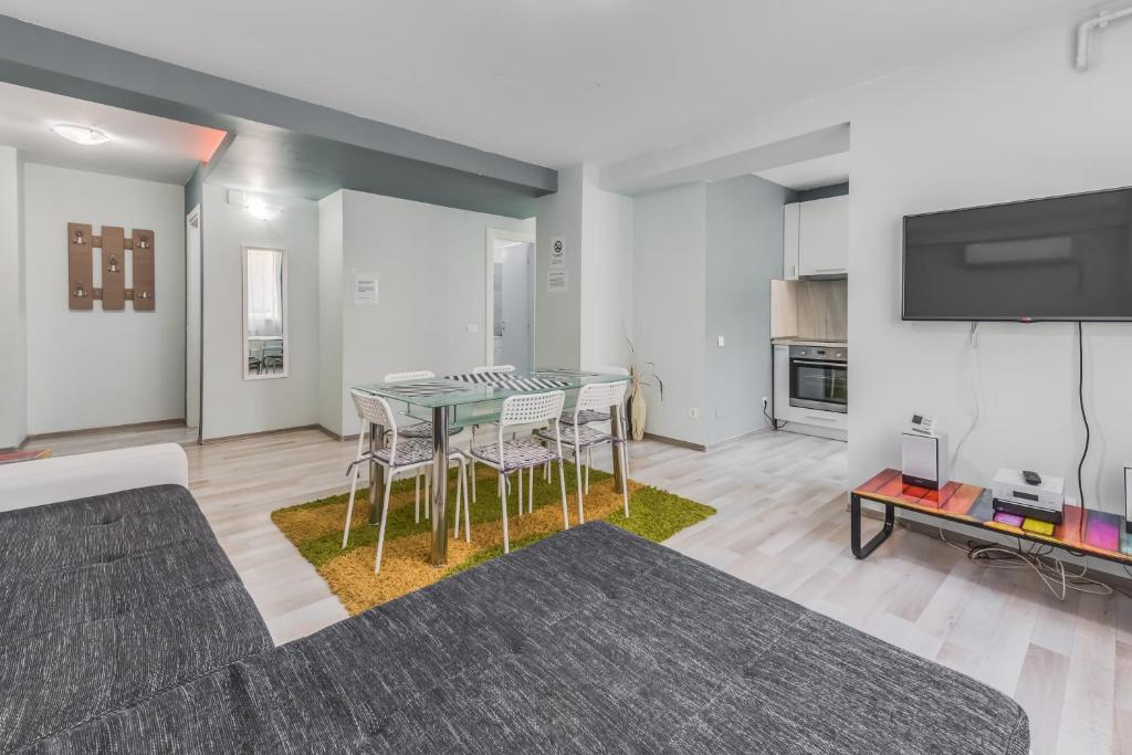 Апартаменты (Апартаменты Делюкс с 3 спальнями), Downtown Accommodation
