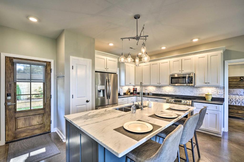 Scenic Sanctuary in Lookout Mountain with Views! photo 2