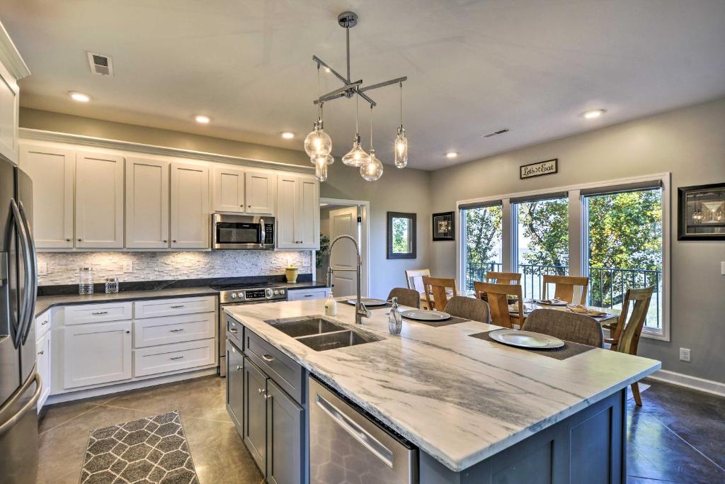 Scenic Sanctuary in Lookout Mountain with Views! photo 3