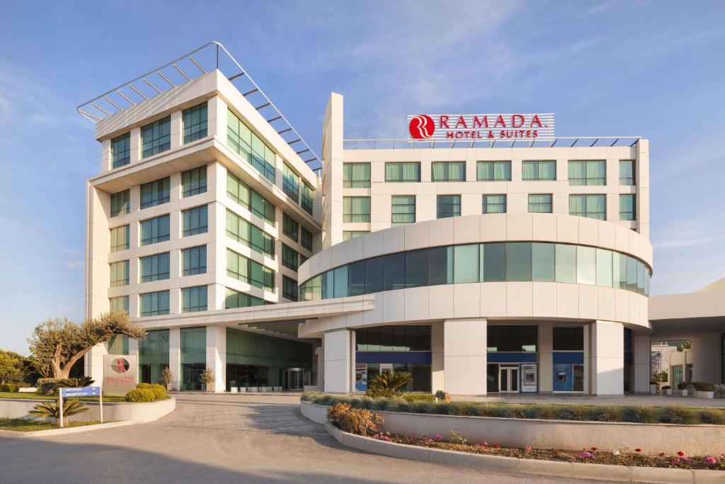 Ramada Hotel & Suites by Wyndham Izmir Kemalpasa - Tap to explore photos