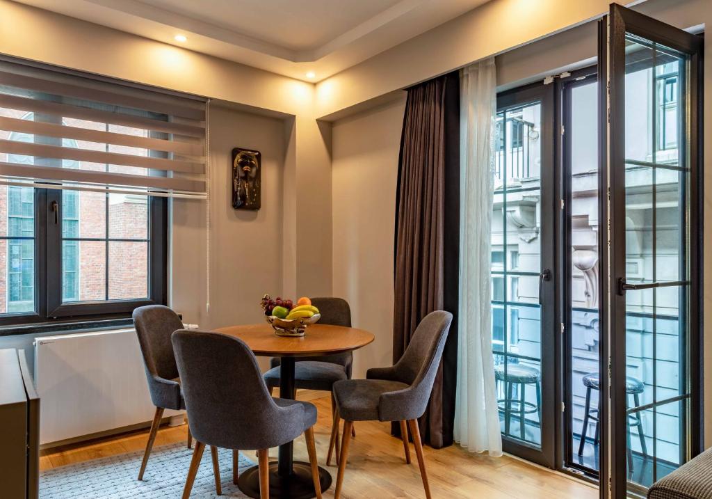 SALA SUITES photo 2