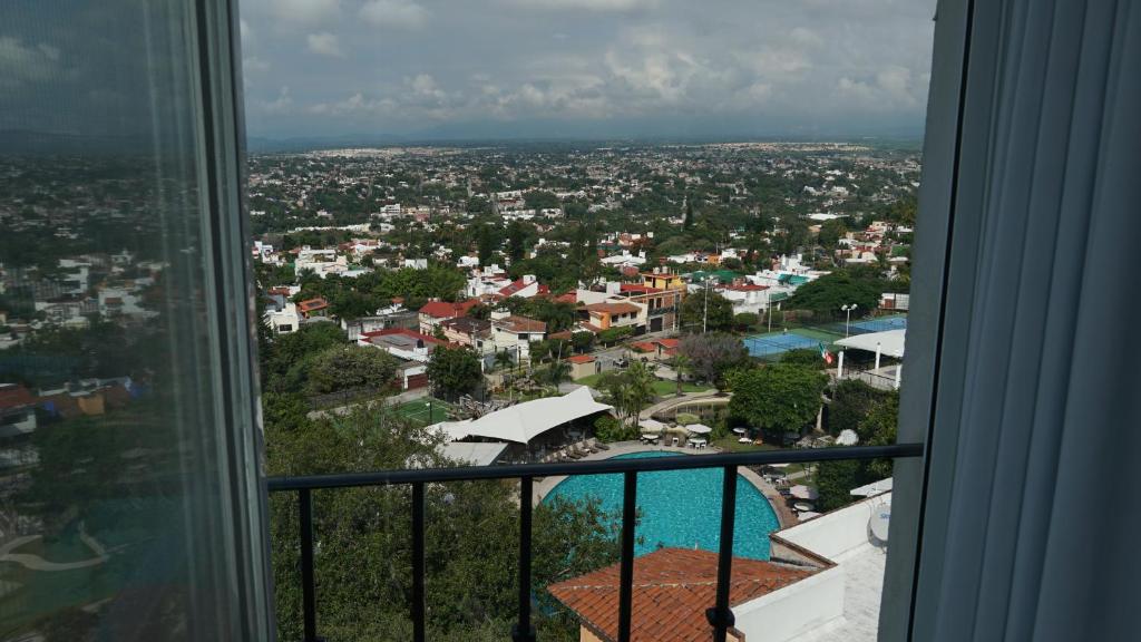 apartamento completo 6 huéspedes incluye acceso al club burgos cuernavaca photo 3