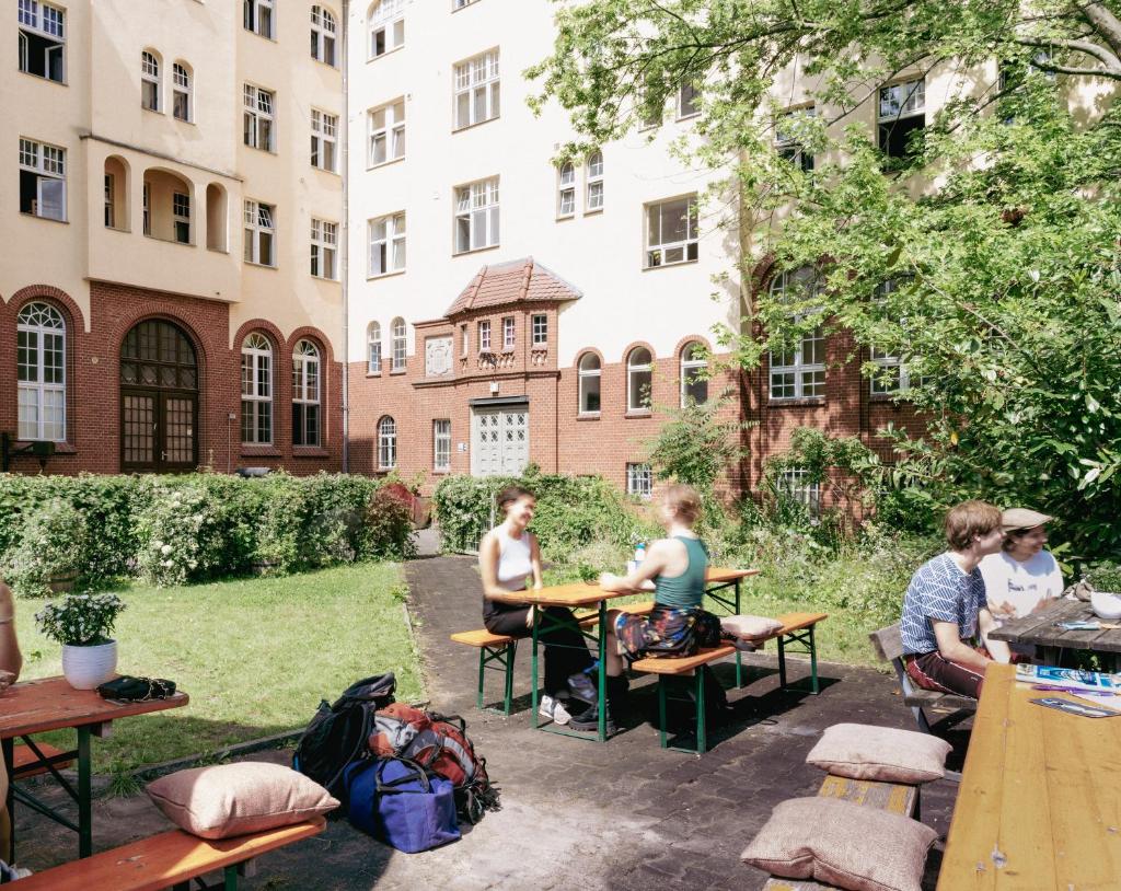 Three Little Pigs Hostel - Your Berlin Castle photo 2