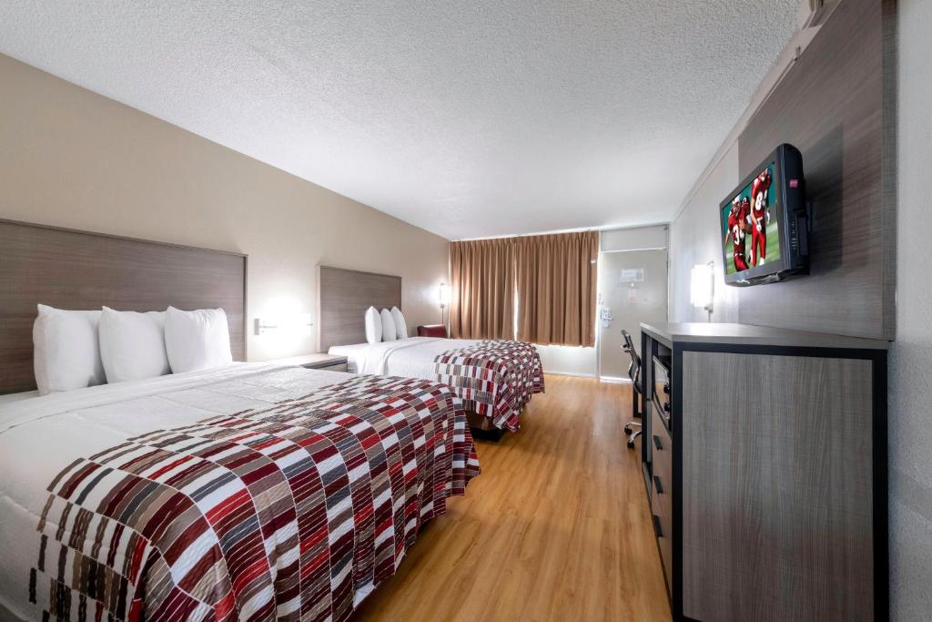 Red Roof Inn Charlottesville image
