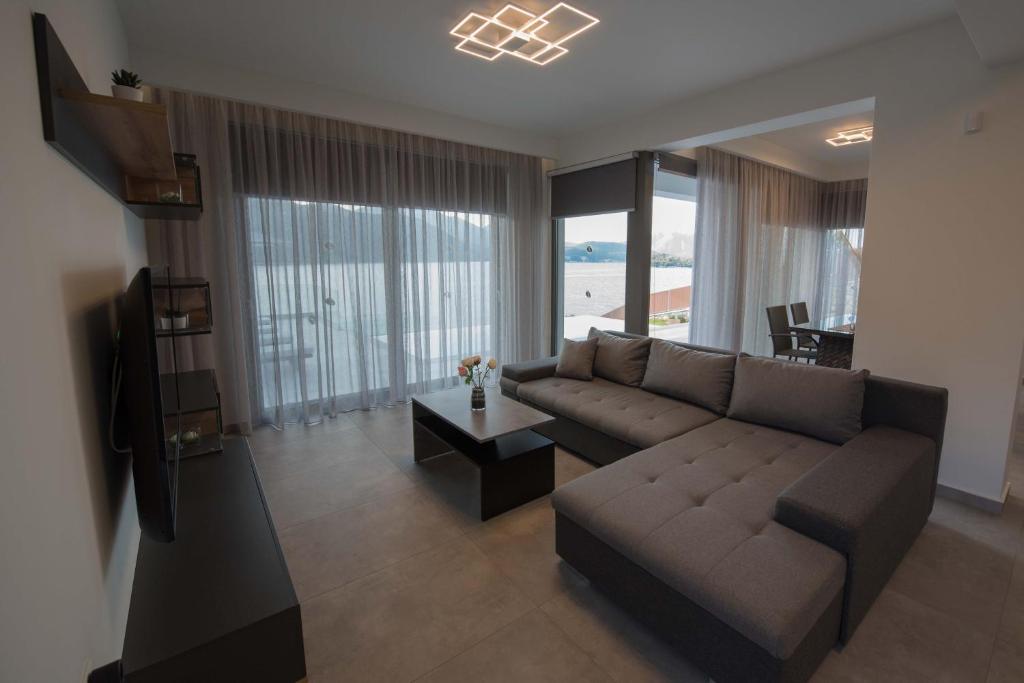 Mrs Grey Luxury Villa photo 2