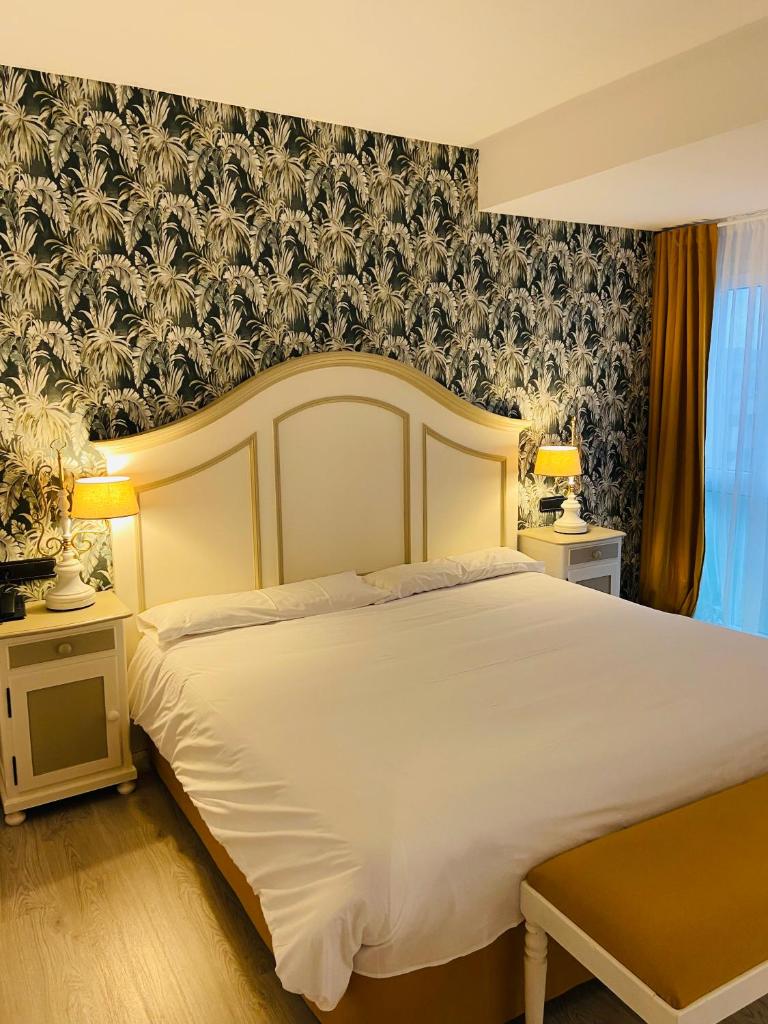 Hotel Rey Sancho Palencia - Tap to explore photos
