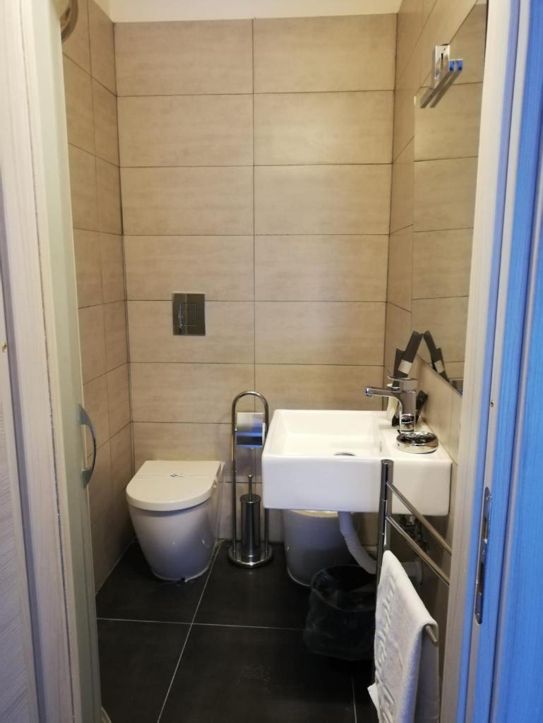 Tiffany & Babylon Luxury Stay Room Type - Economy Double Room