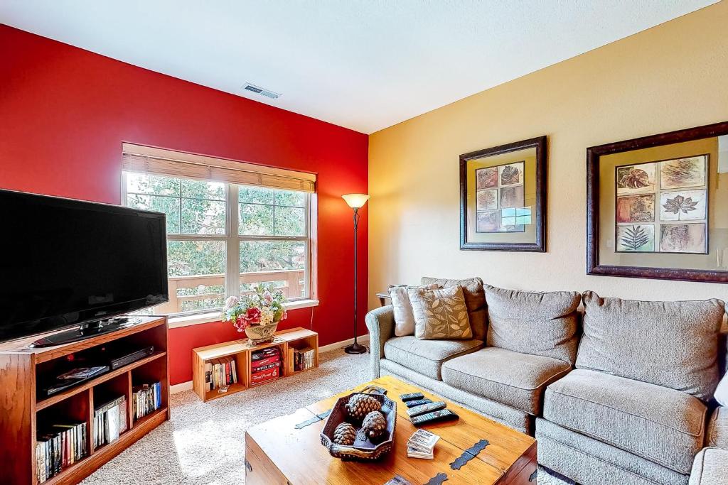 The Waterside Condos photo 3