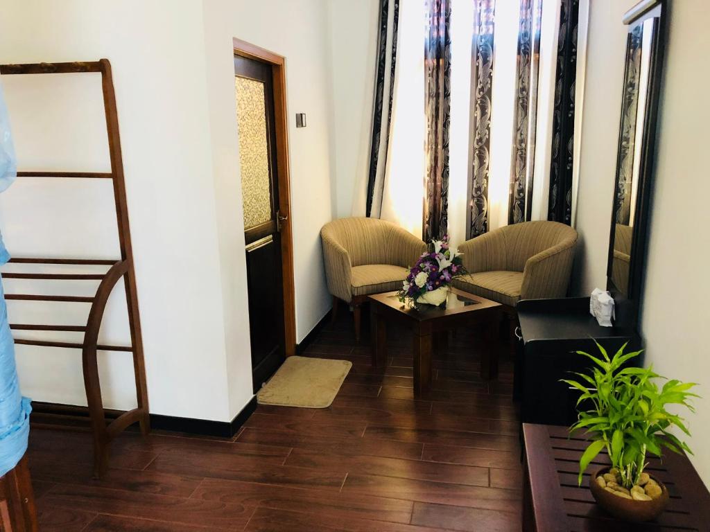 St CLAIRE'S GREEN Negombo Hotel & Hostels photo 3