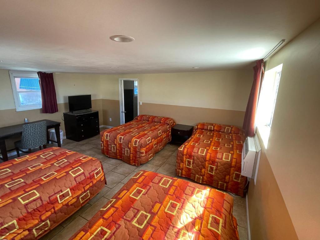 3 Bedroom Apartment image