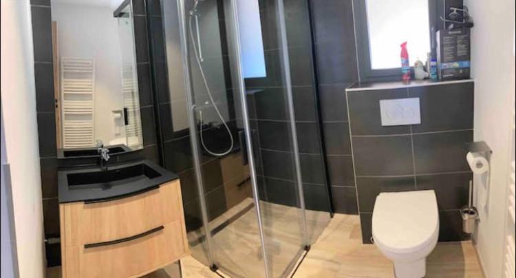 Chambre avec salle de bains privative photo 1
