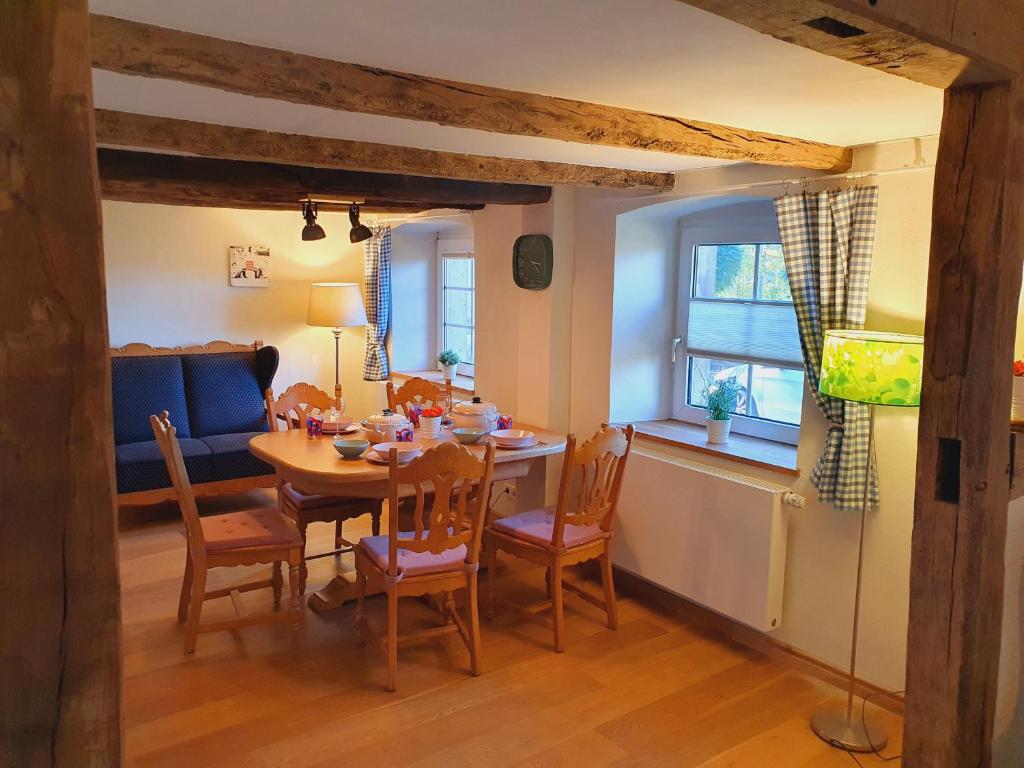 Große Bauernhaus Ferienwohnungen bis 100qm mit Grillhütte & Garten & E-Bike-Verleih photo 4